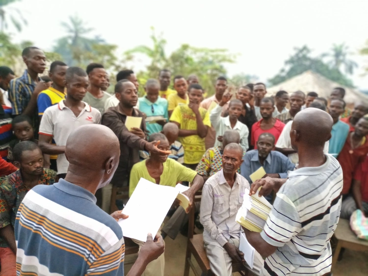 Komeka kotanga Boyokani ya sika na lokota  Iyansi na mboka Dwe